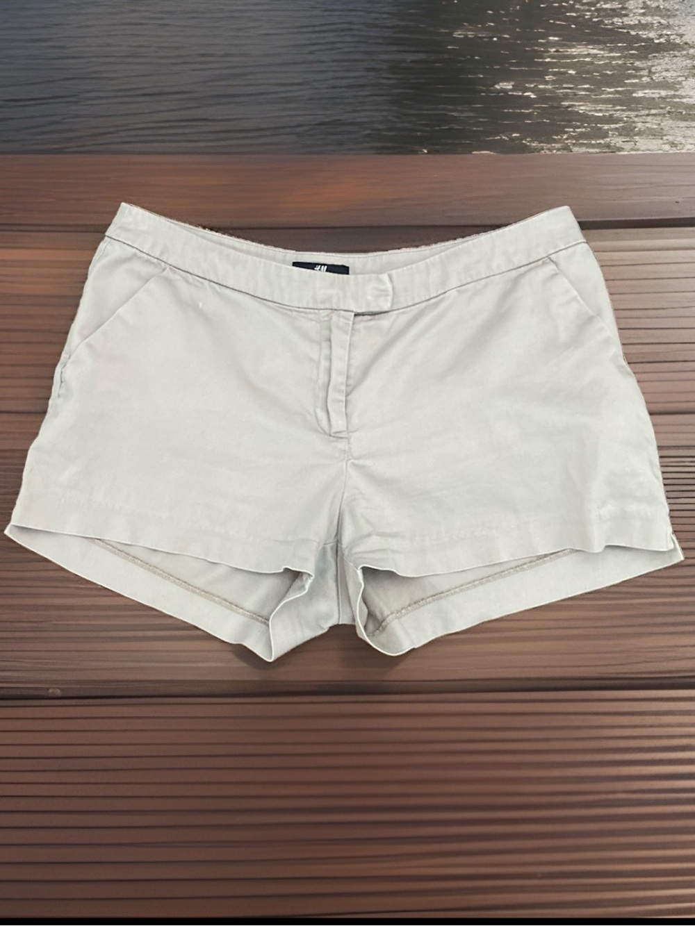 H&M Women's Chino Shorts Tan 2” Inseam Size US 8 / EUR 38 Short Cropped